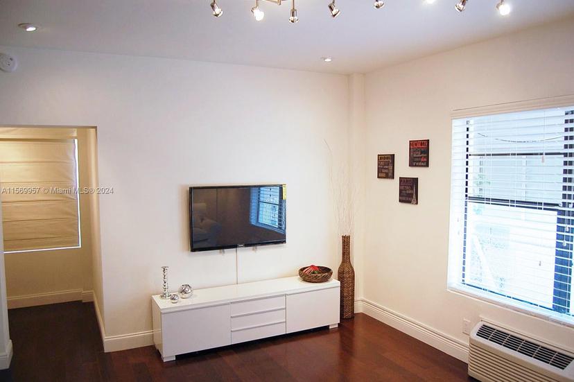 Picture of 934 Michigan Ave # 105, Miami Beach FL 33139