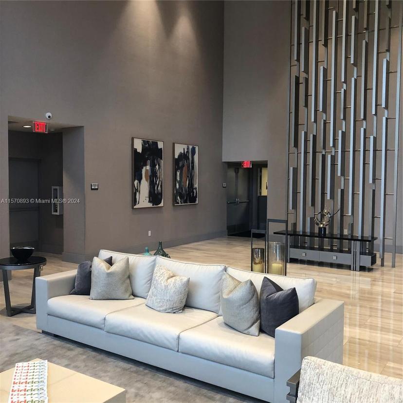 Picture of 5300 NW Paseo Blvd # 1705, Doral FL 33166