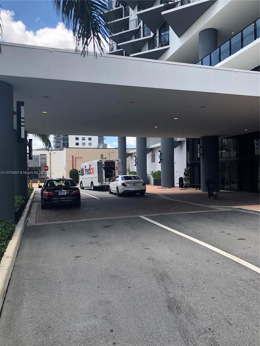 Picture of 5300 NW Paseo Blvd # 1705, Doral FL 33166