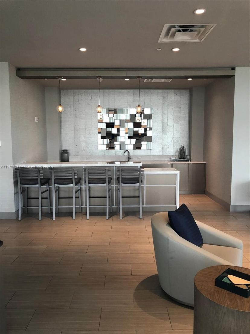 Picture of 5300 NW Paseo Blvd # 1705, Doral FL 33166