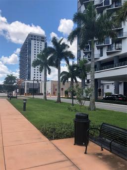 Picture of 5300 NW Paseo Blvd # 1705, Doral, FL 33166
