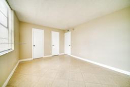 Picture of 496 NW 165Th St Rd # D316, Miami, FL 33169