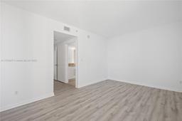 Picture of 335 S Biscayne Blvd # 2700, Miami, FL 33131