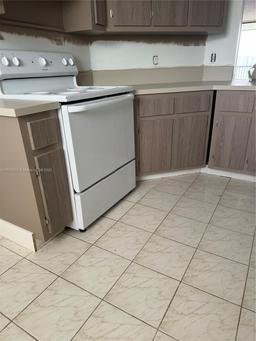 Picture of 117 Lake Emerald Dr # 202, Oakland Park, FL 33309
