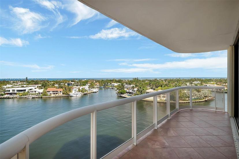 Picture of 20191 E Country Club Dr # 906, Aventura FL 33180