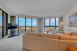 Picture of 20191 E Country Club Dr # 906, Aventura, FL 33180