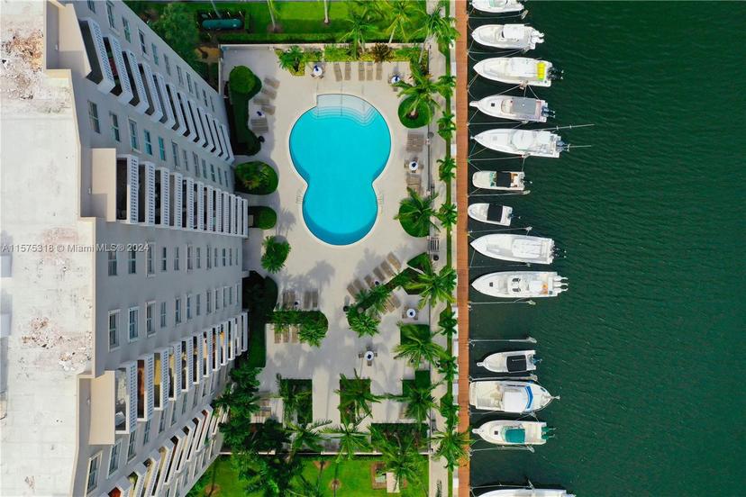 Picture of 90 Edgewater Dr # 512, Coral Gables FL 33133