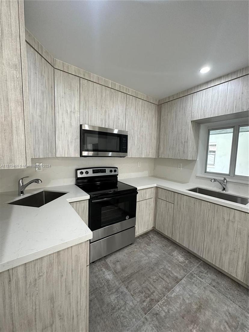 Picture of 530 East Dr, North Miami Beach FL 33162