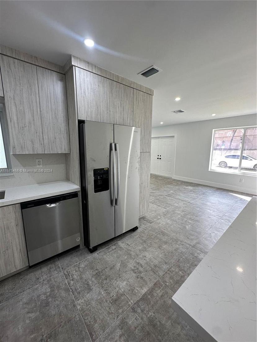 Picture of 530 East Dr, North Miami Beach FL 33162