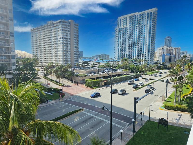 Picture of 1980 S Ocean Dr # 4Q, Hallandale Beach FL 33009