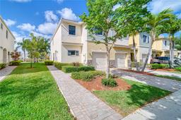 Picture of 350 NE 194Th Ter # 350, Miami, FL 33179