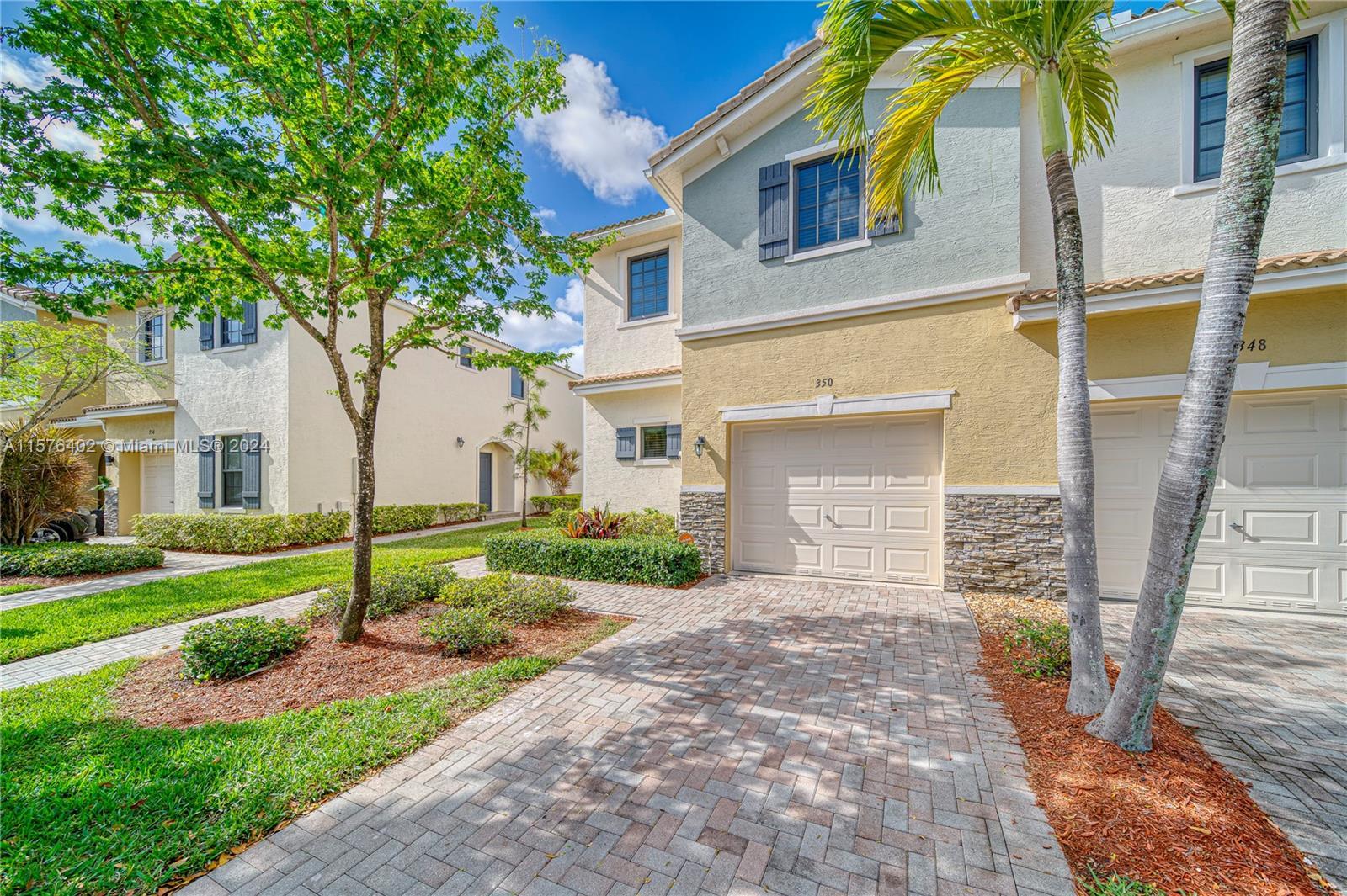 Picture of 350 NE 194Th Ter # 350, Miami, FL 33179