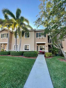 Picture of 22631 SW 88Th Pl # 18, Cutler Bay, FL 33190