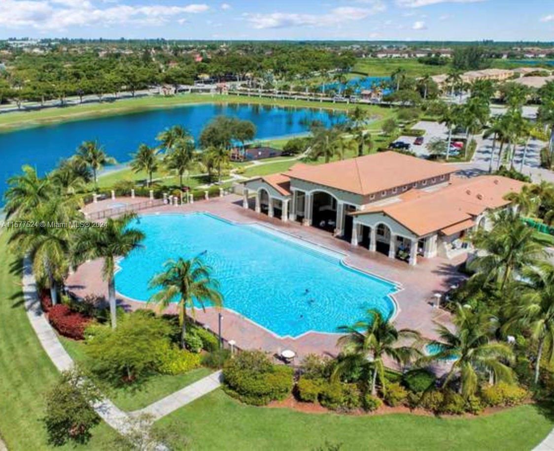 Picture of 22631 SW 88Th Pl # 18, Cutler Bay, FL 33190