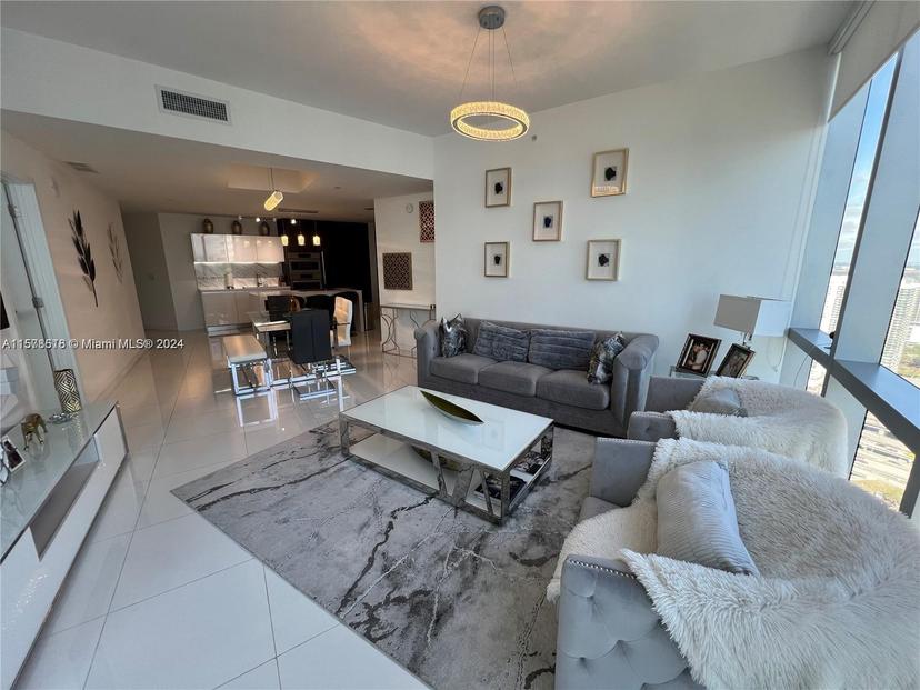 Picture of 851 NE 1St Ave # 3903, Miami FL 33132