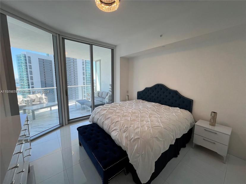Picture of 851 NE 1St Ave # 3903, Miami FL 33132