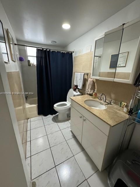 Picture of 2000 Biarritz Dr # 404, Miami Beach FL 33141