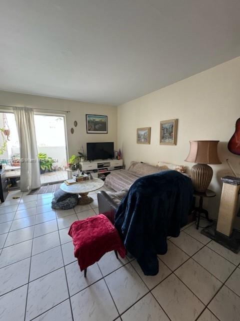 Picture of 2000 Biarritz Dr # 404, Miami Beach FL 33141