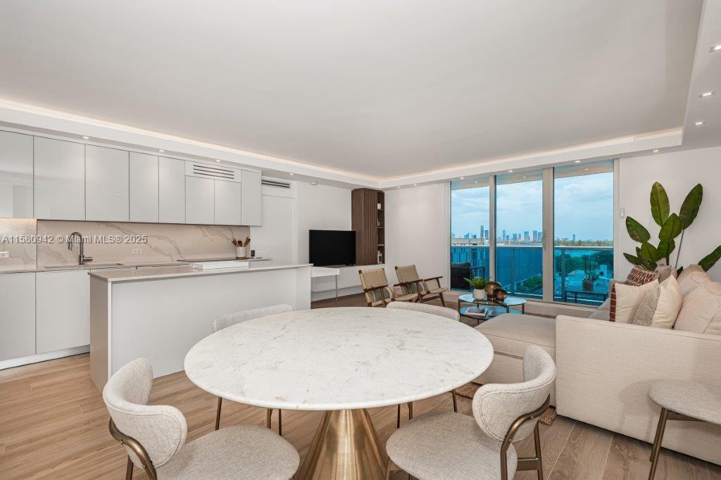 Picture of 2301 Collins Ave # 837, Miami Beach, FL 33139