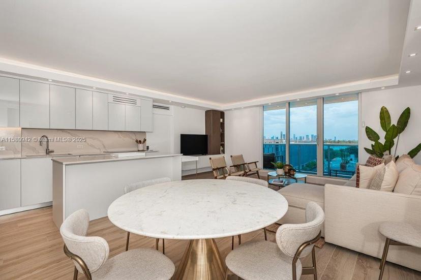 Picture of 2301 Collins Ave # 837, Miami Beach FL 33139