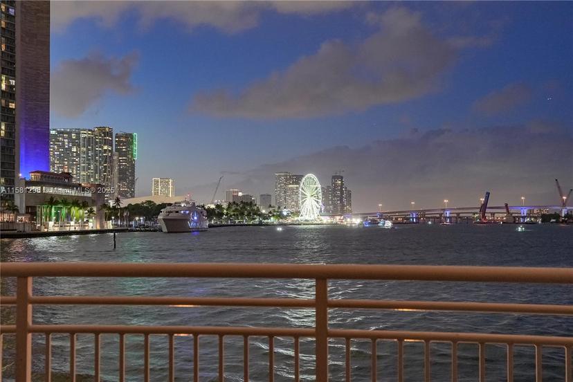 Picture of 848 Brickell Key Dr # 204, Miami FL 33131
