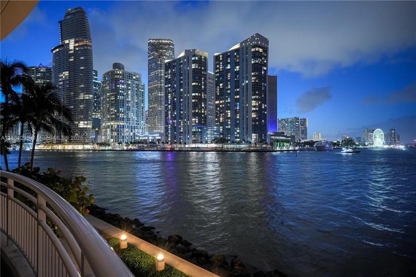 Picture of 848 Brickell Key Dr # 204, Miami FL 33131