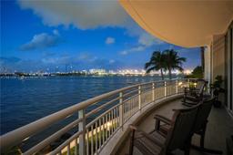 Picture of 848 Brickell Key Dr # 204, Miami, FL 33131