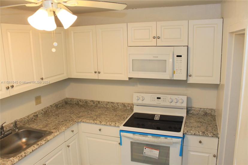 Picture of 4090 NW 42Nd Ave # 106, Lauderdale Lakes FL 33319