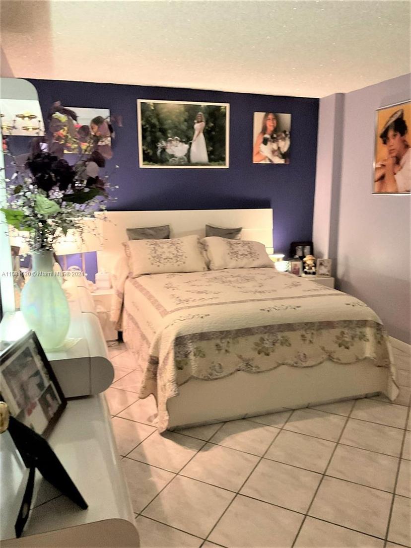 Picture of 4675 W 18Th Ct # 502, Hialeah FL 33012