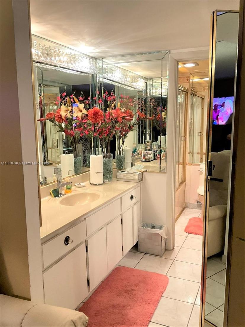 Picture of 4675 W 18Th Ct # 502, Hialeah FL 33012