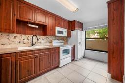 Picture of 1221 NW 99Th Ter # 43, Pembroke Pines, FL 33024