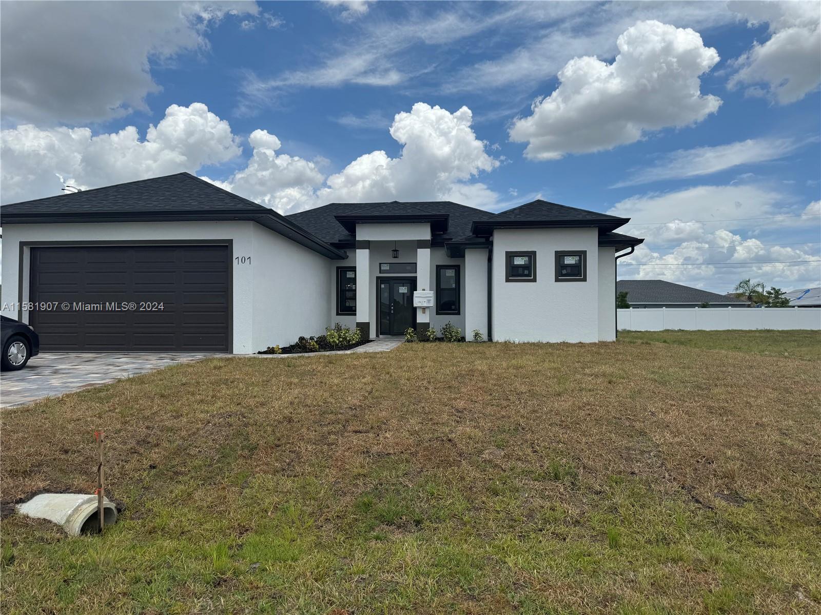 Picture of 707 NE Ne Juanita Pl, Cape Coral, FL 33909