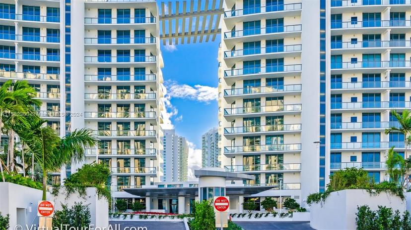 Picture of 3300 NE 188Th St # 615, Aventura FL 33180