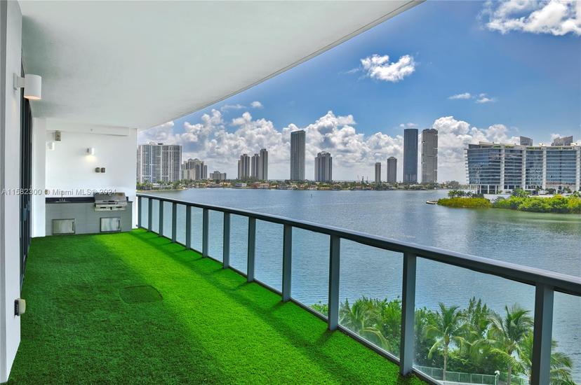 Picture of 3300 NE 188Th St # 615, Aventura FL 33180