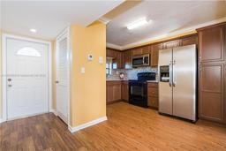 Picture of 9800 N Hollybrook Lake Dr # 309, Pembroke Pines, FL 33025