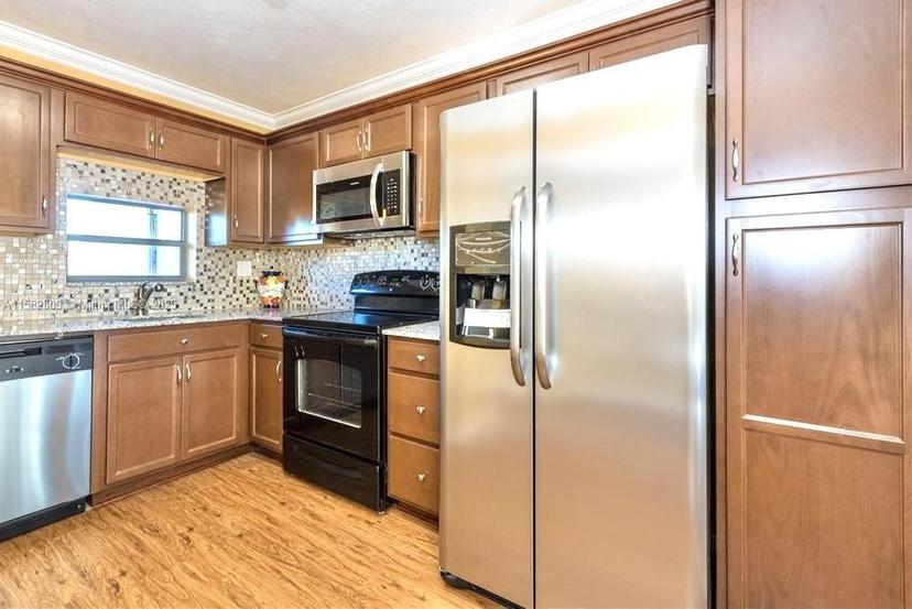 Picture of 9800 N Hollybrook Lake Dr # 309, Pembroke Pines FL 33025