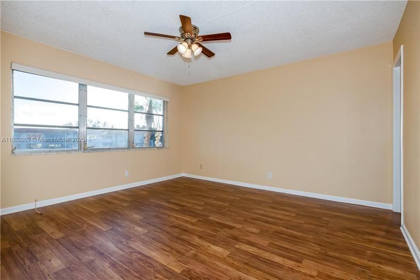 Picture of 9800 N Hollybrook Lake Dr # 309, Pembroke Pines FL 33025