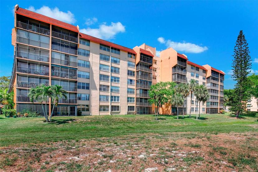 Picture of 3821 Environ Blvd # 505, Lauderhill FL 33319