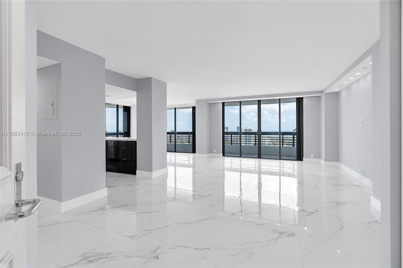 Picture of 3500 Mystic Pointe Dr # 3504, Aventura FL 33180