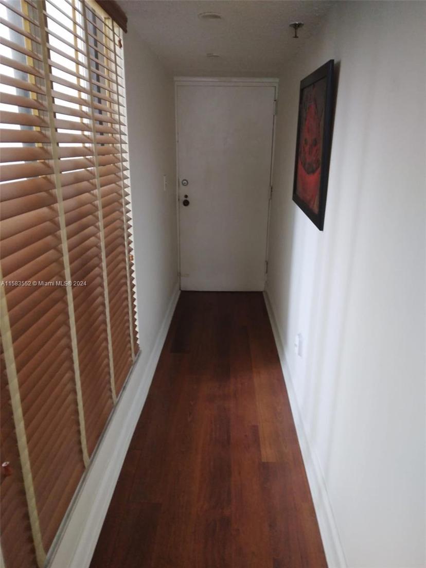Picture of 911 Ponce De Leon Blvd # 904, Coral Gables FL 33134