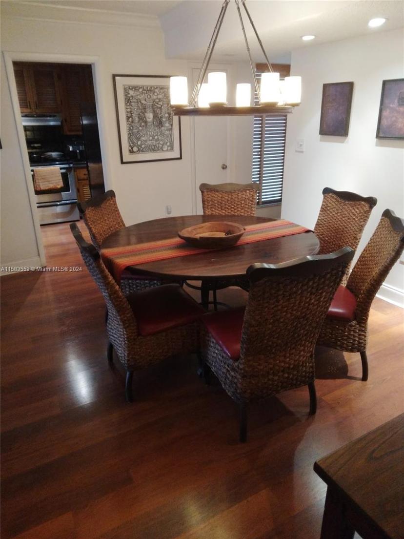 Picture of 911 Ponce De Leon Blvd # 904, Coral Gables FL 33134