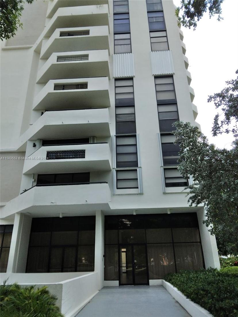 Picture of 911 Ponce De Leon Blvd # 904, Coral Gables FL 33134