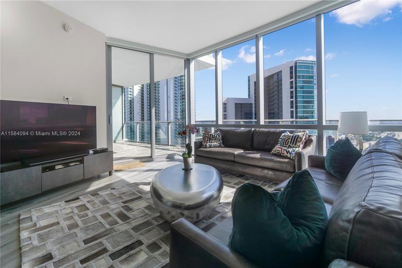 Picture of 851 NE 1St Ave # 4209, Miami, FL 33132