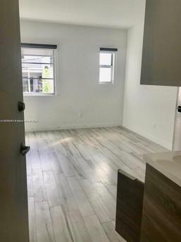 Picture of 1560 Meridian Ave # 206, Miami Beach, FL 33139