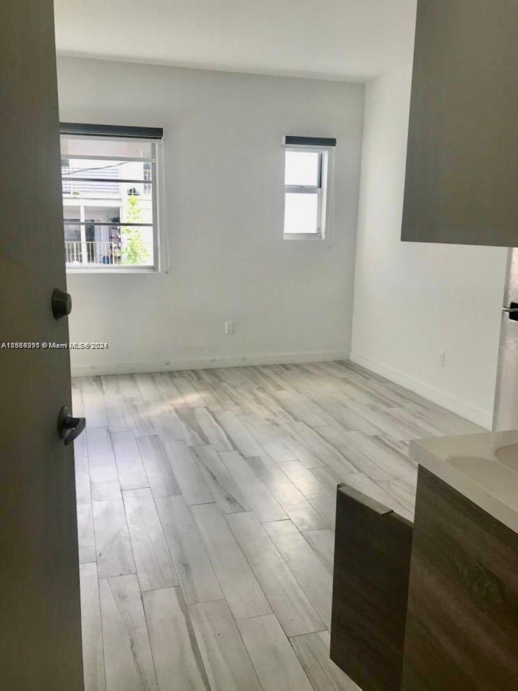 Picture of 1560 Meridian Ave # 206, Miami Beach FL 33139