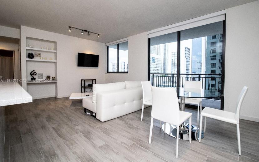 Picture of 999 SW 1St Ave # 1514, Miami FL 33130