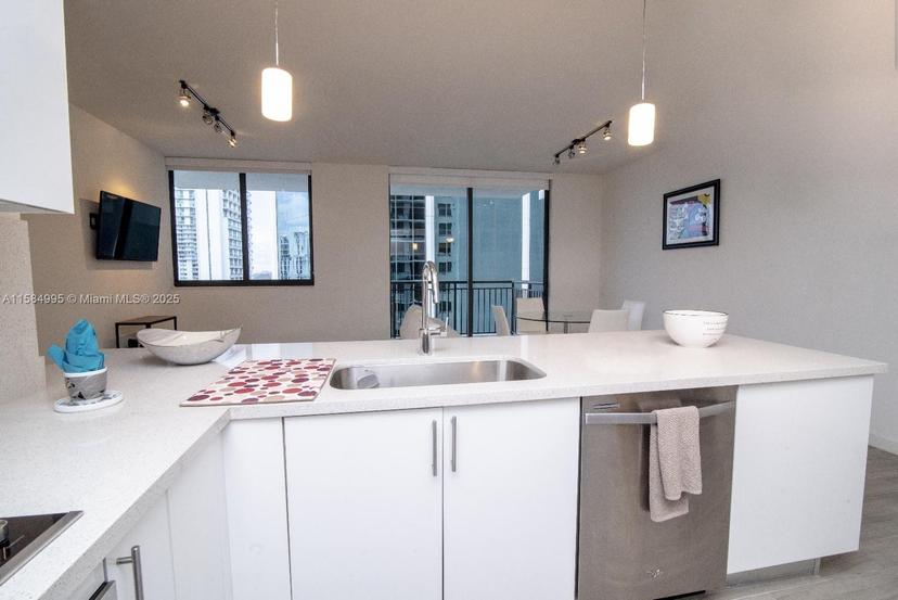 Picture of 999 SW 1St Ave # 1514, Miami FL 33130