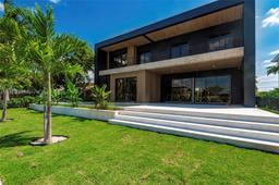 Picture of 13080 N Bayshore Dr, North Miami, FL 33181