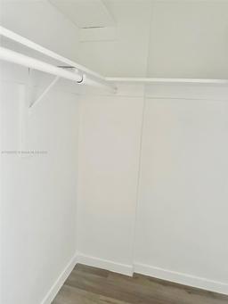 Picture of 1301 NE Miami Gardens Dr, Miami, FL 33179