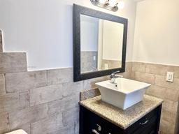Picture of 1301 NE Miami Gardens Dr, Miami, FL 33179